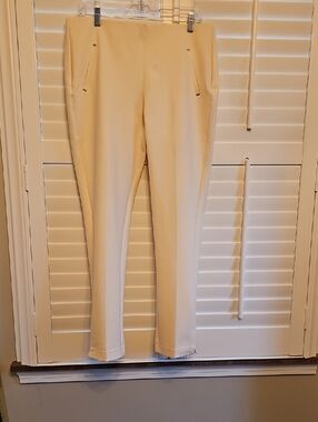 Chico's English Cream Ponte Knit Trousers